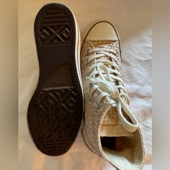 Women’s Cream Converse High tops ✨ - Picture 5 of 7